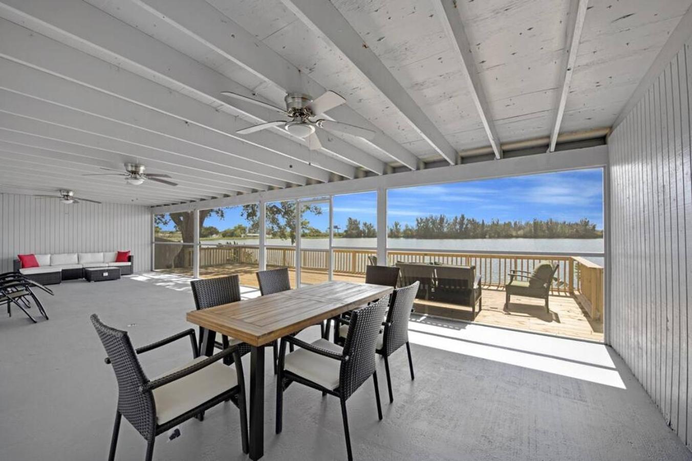 Lake House Unit 1 By Pmi Davie Bagian luar foto