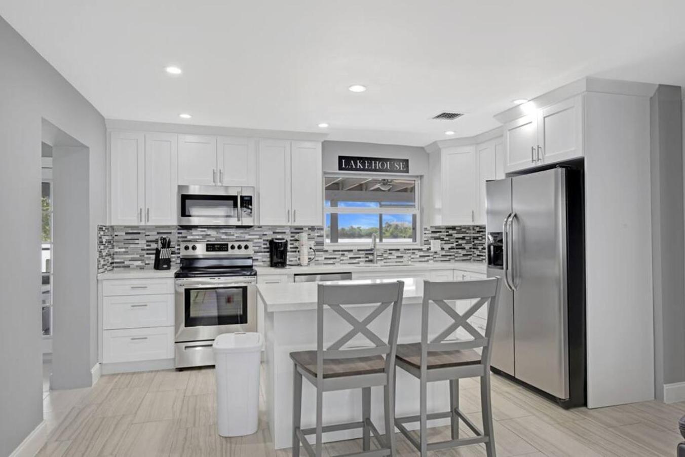 Lake House Unit 1 By Pmi Davie Bagian luar foto