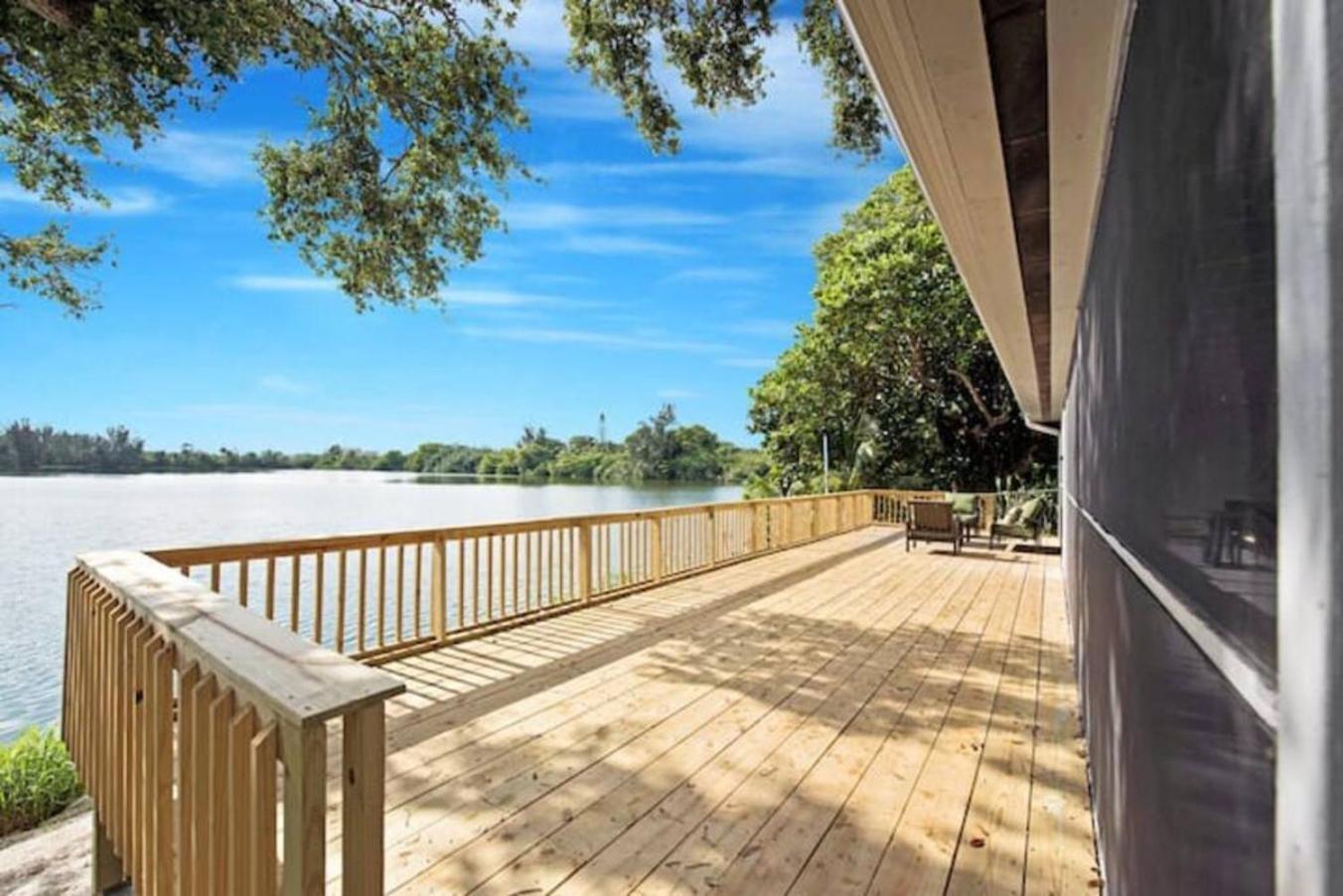 Lake House Unit 1 By Pmi Davie Bagian luar foto