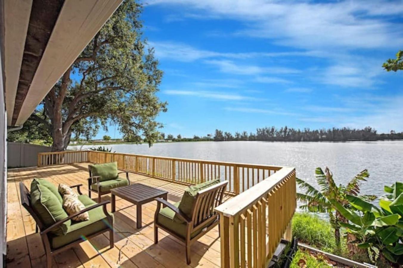 Lake House Unit 1 By Pmi Davie Bagian luar foto