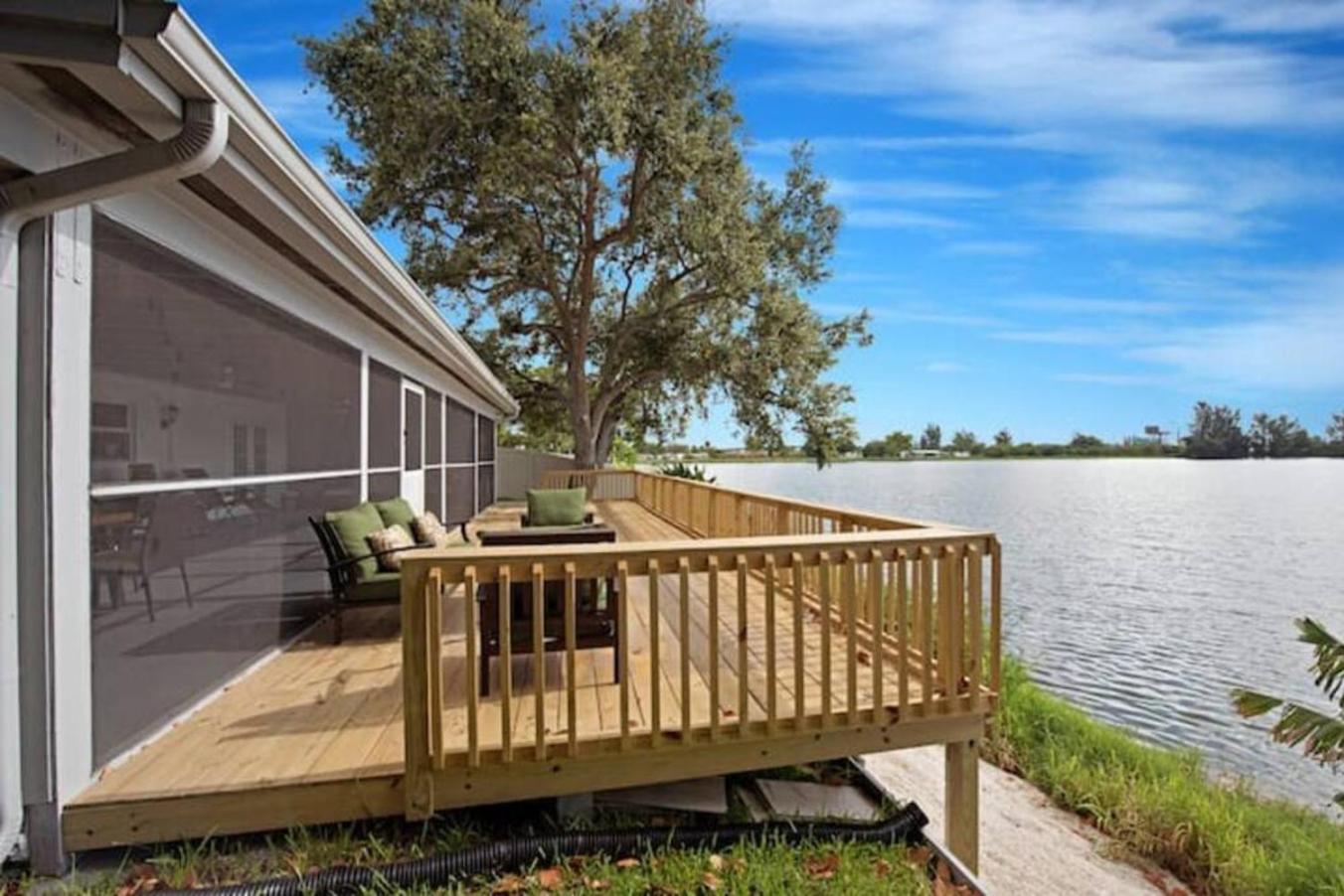 Lake House Unit 1 By Pmi Davie Bagian luar foto